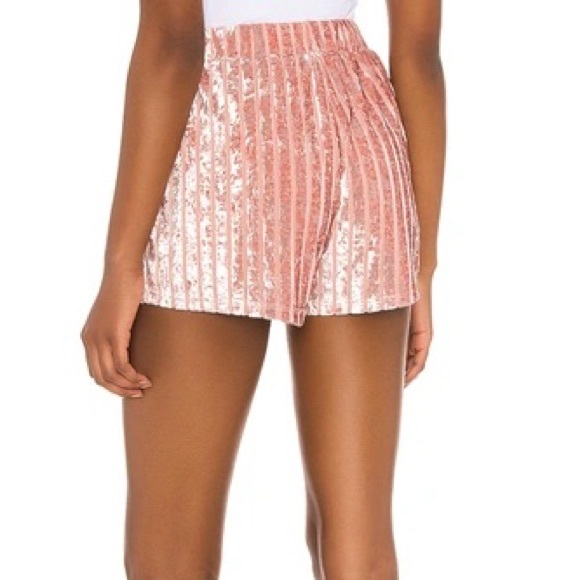 NEW Lovers + Friends Nicola Velour Shorts in blush - Picture 4 of 6